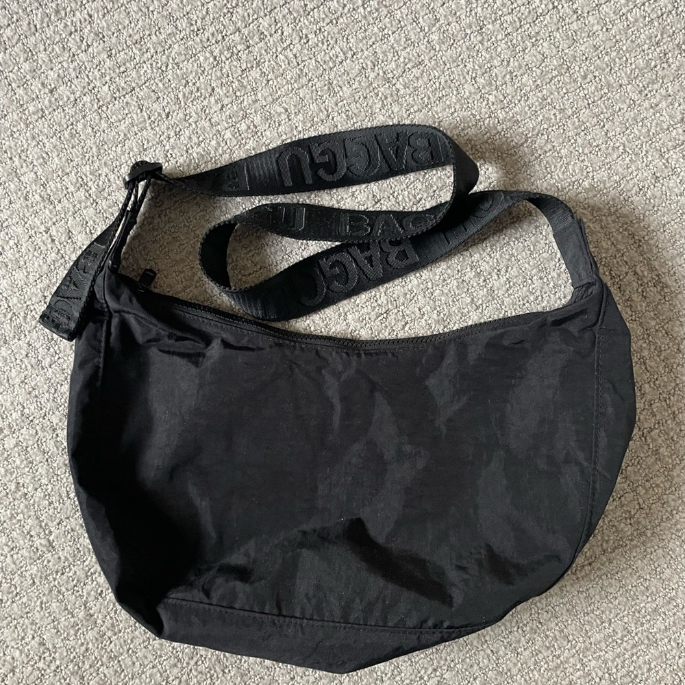 BAGGU medium crescent